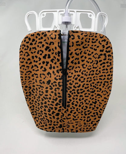 Discreet cover for catheter bag users