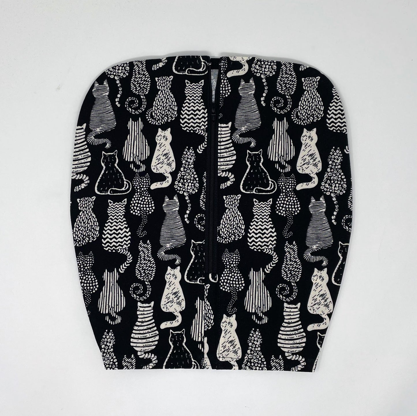 Cat Sillouette Catheter Bag Cover: Zip front open hem