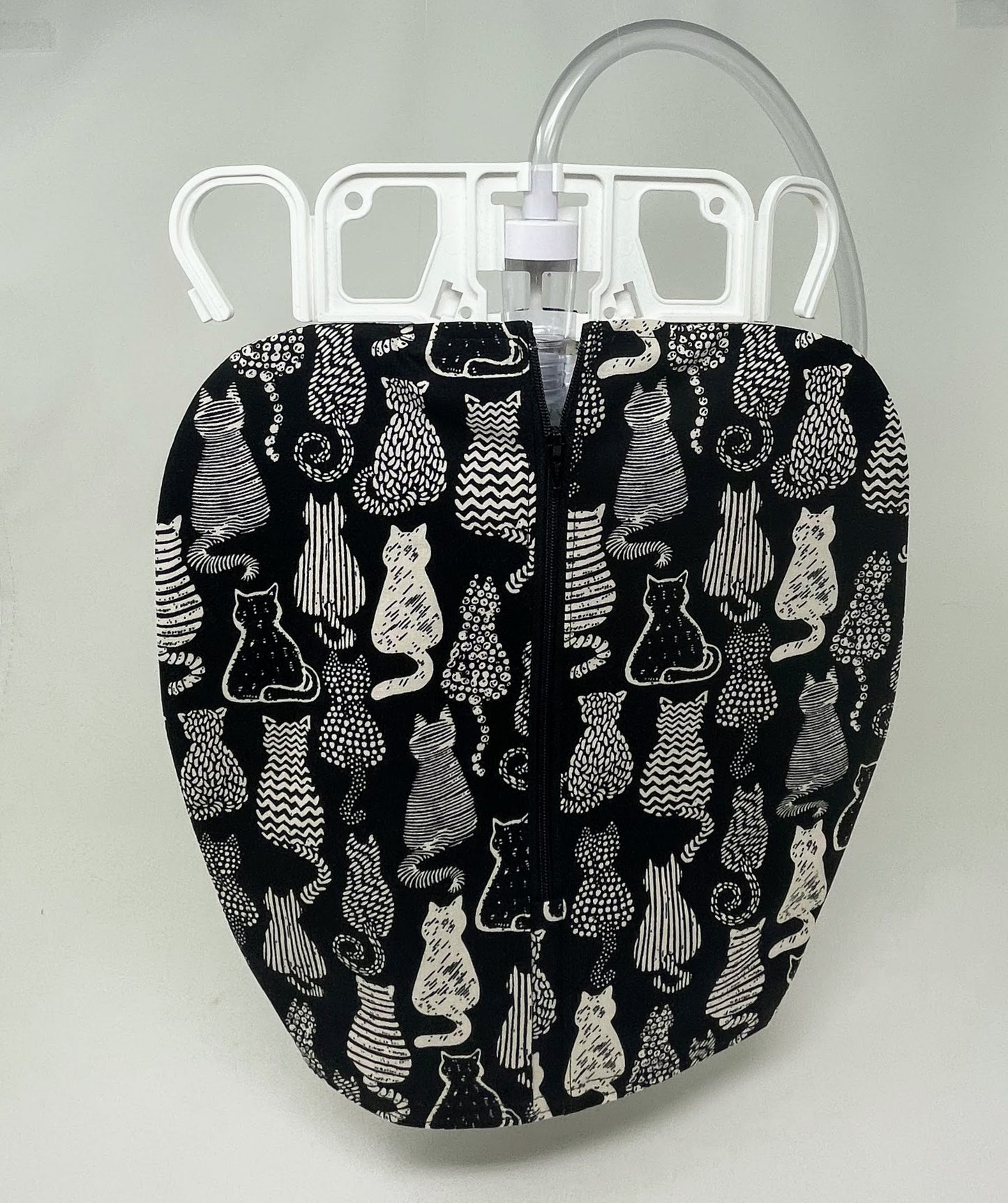 Cat Sillouette Catheter Bag Cover: Zip front open hem