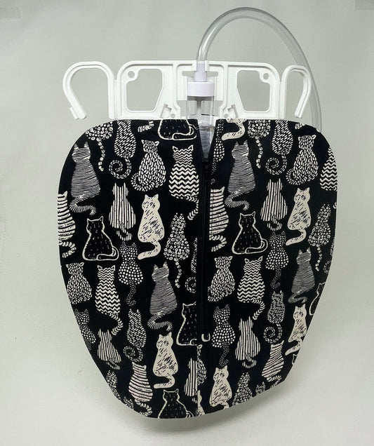 Cat Sillouette Catheter Bag Cover: Zip front open hem