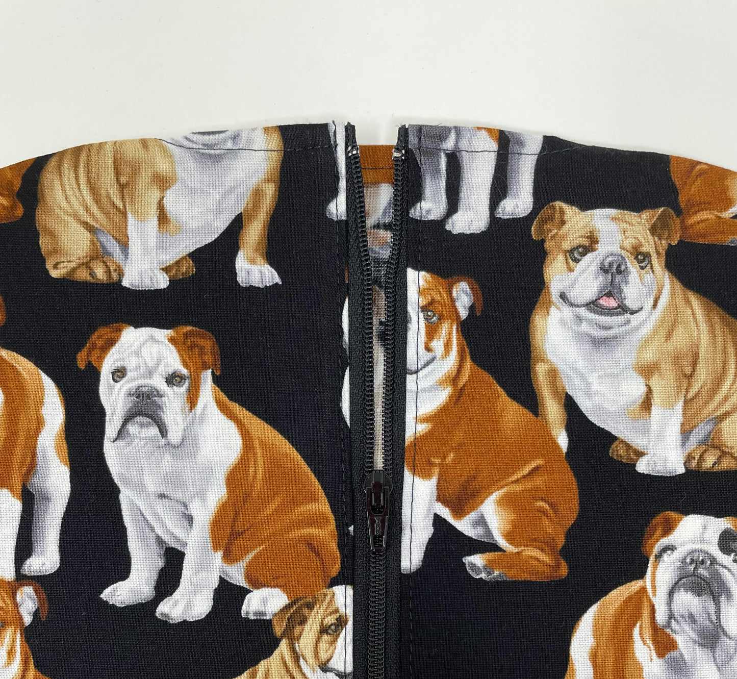 Bulldog Print Catheter Bag Cover: Foley Bag with Zipper