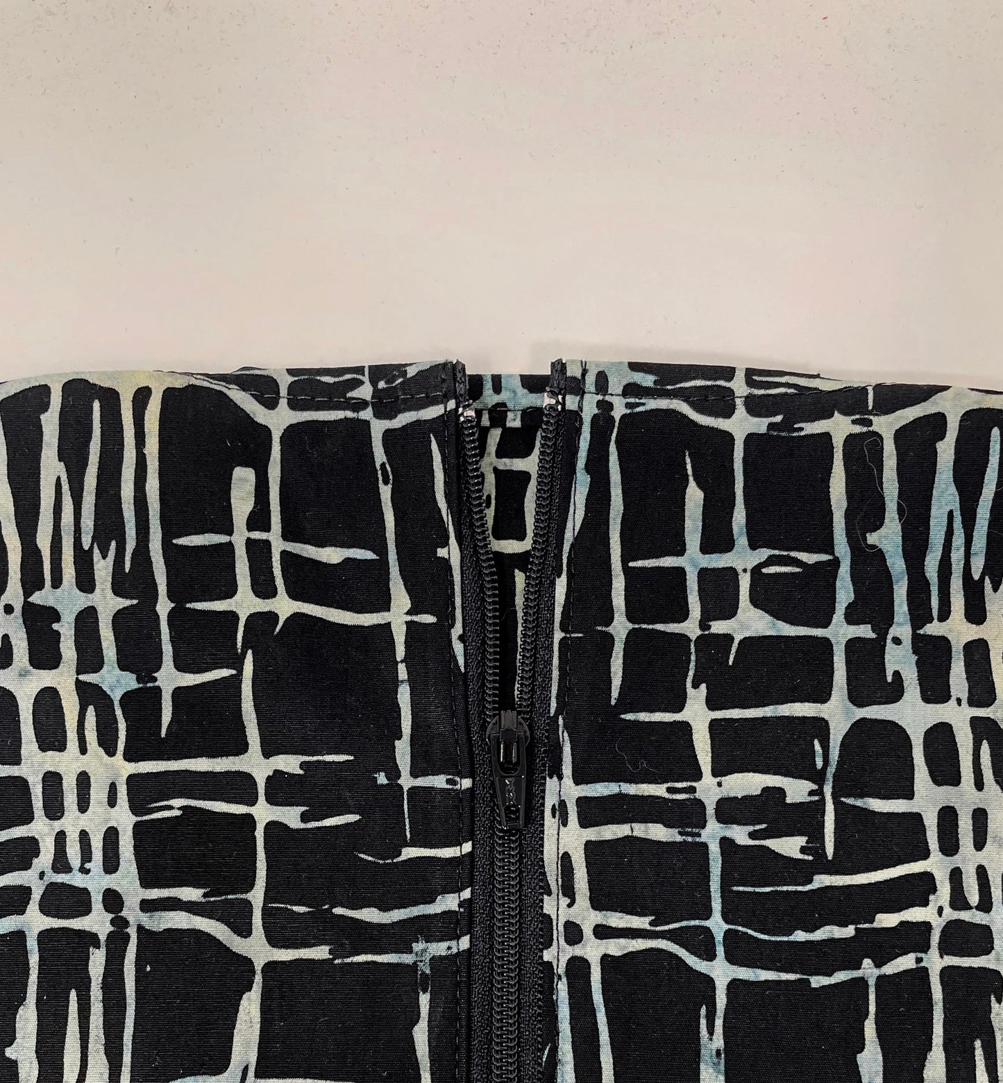 Batik Cotton Urine Bag Cover: 2000ml Zippered Catheter Bag