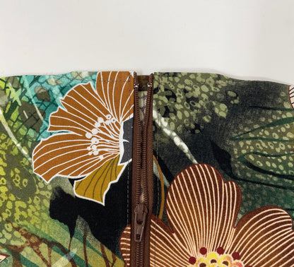 Conceal catheter bag from view with this bright floral cover.  Use day or night. Private, modest and stylish way to hide collection contents. Tubing cover included.