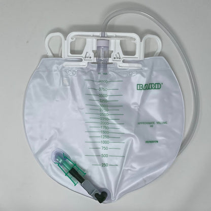 Four liter volume catheter bag cover for foley user.