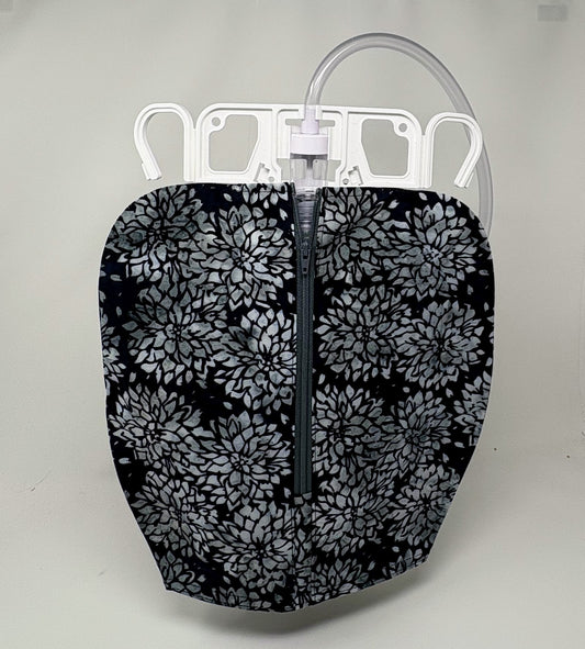 Catheter bag cover for 2000ml volume closed drain system, use with double hanger style bags