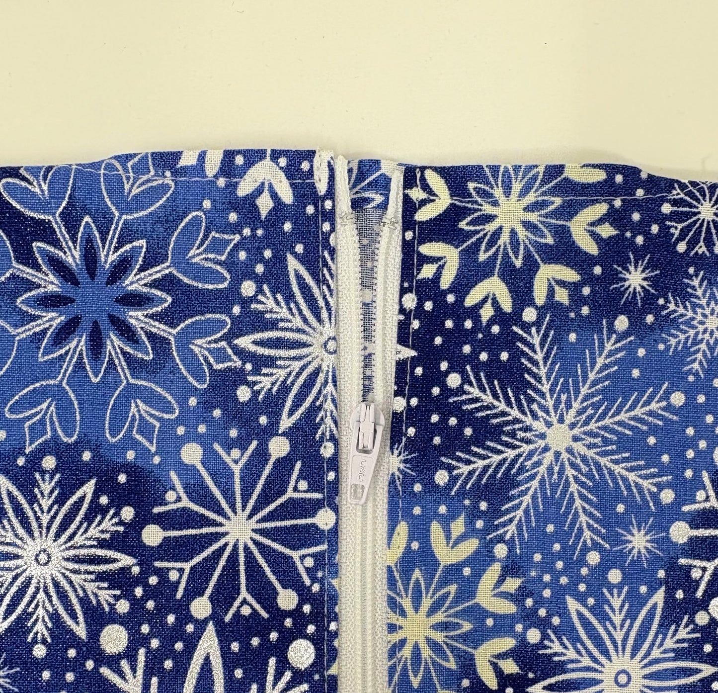 Snow Flakes Catheter Bag Cover:Double Hanger Privacy Cover