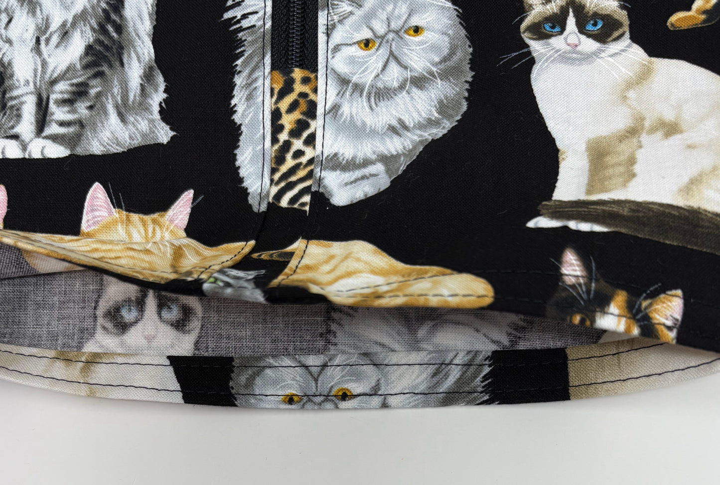 Adorable Cats Catheter Bag Cover:Zip Front Closure