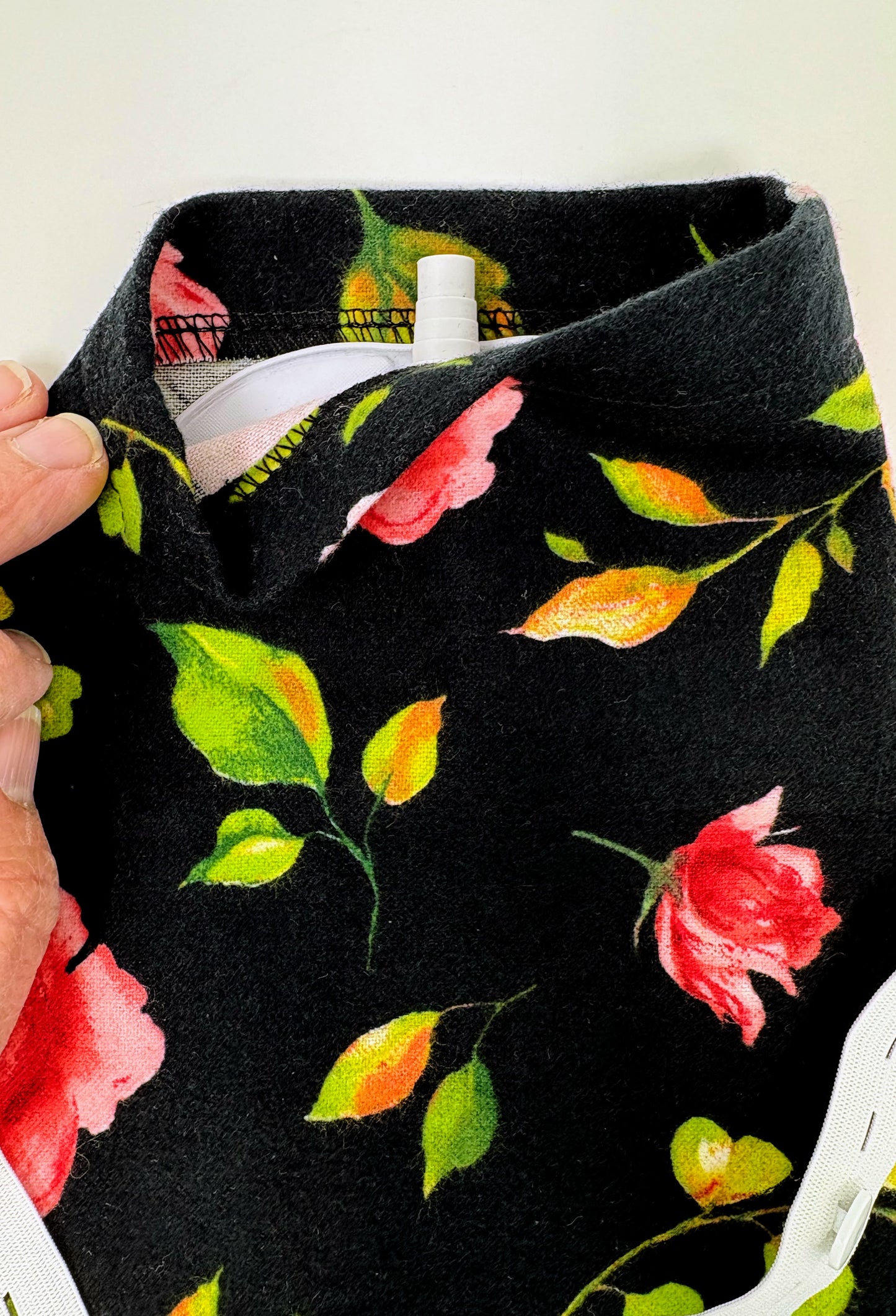Soft flannel leg bag cover fits 1000ml bag- Roses